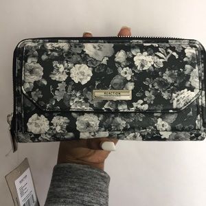 Kenneth Cole Reaction moral floral Nicole Wallet